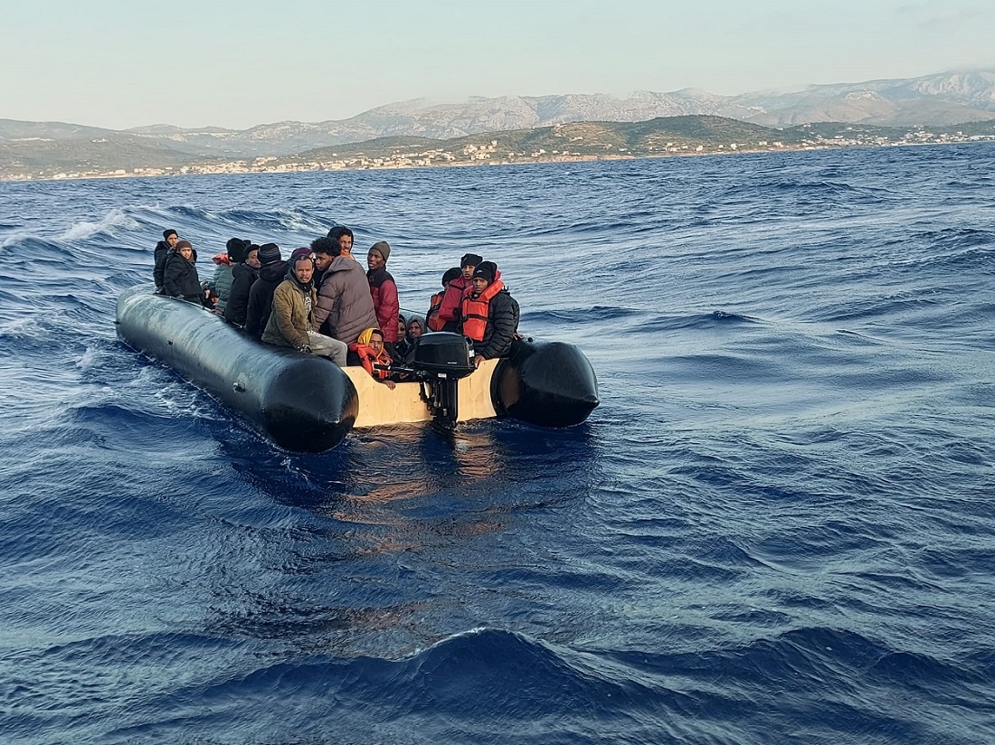 32 Irregular Migrants (Along with 4 Children) Were Rescued Off the Coast of İzmir