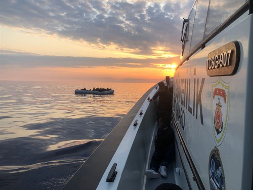 18 Irregular Migrants Were Rescued and 1 Person Who Attempted To Leave The Country Illegally Was Apprehended Off The Coast Of İzmir 
