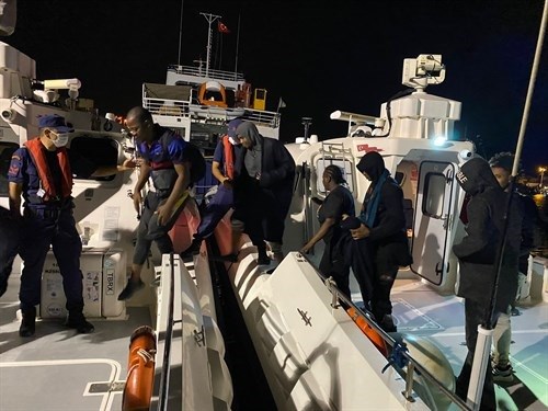 21 Irregular Migrants Were Rescued Off The Coast Of İzmir