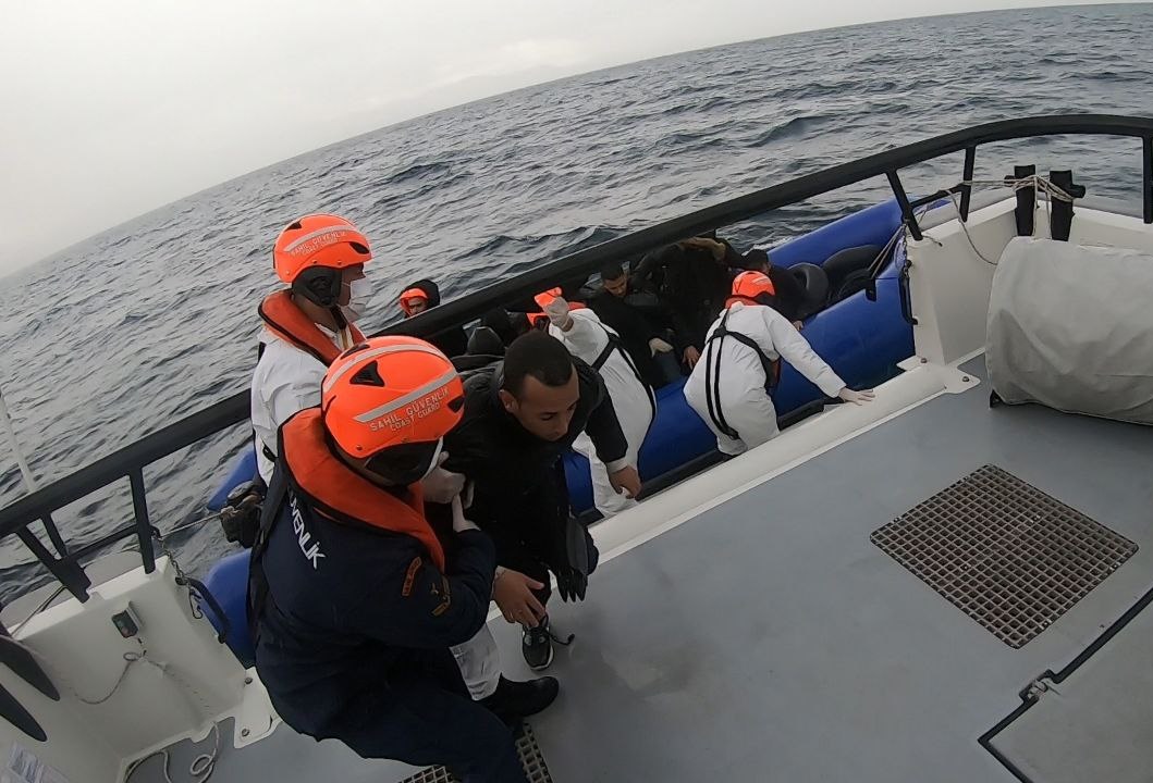 23 Irregular Migrants Were Apprehended Off The Coast Of İzmir 