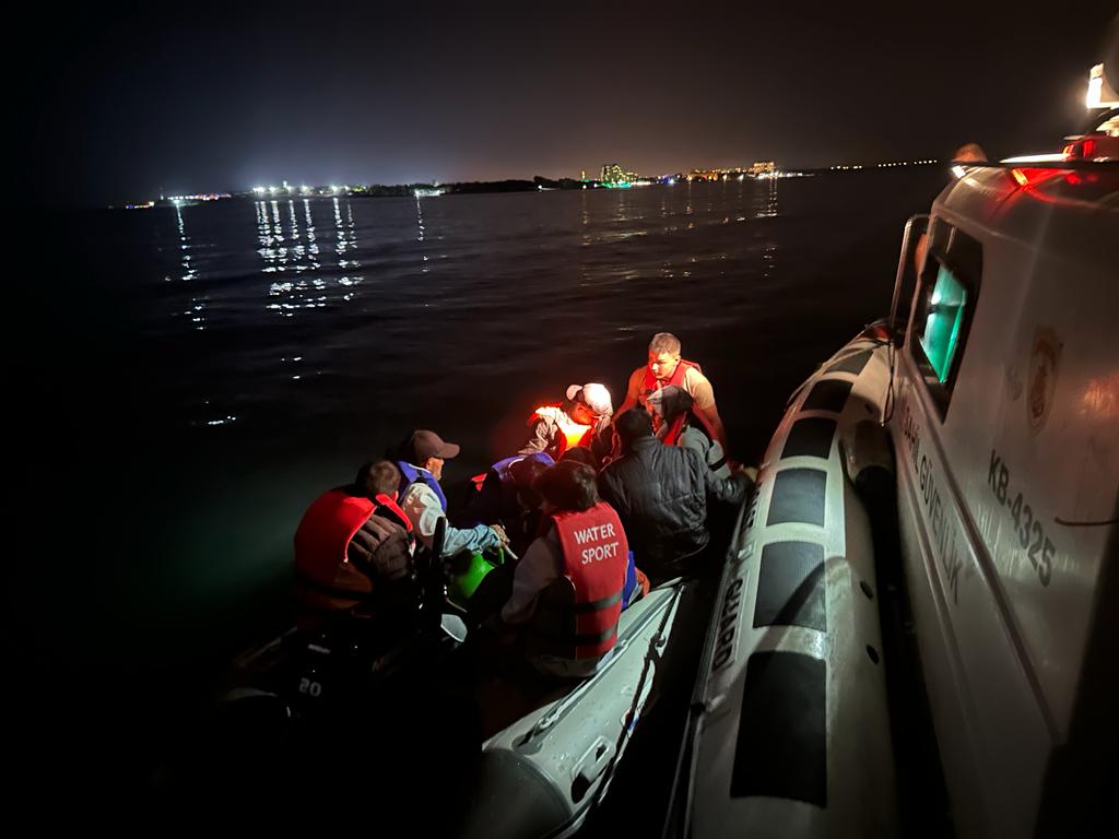 15 Irregular Migrants Were Apprehended Off The Coast of Aydın