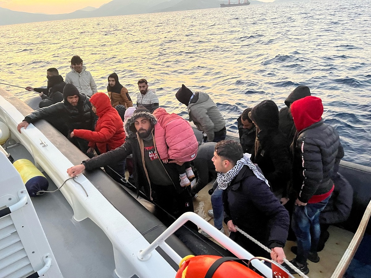 23 Irregular Migrants (Along with 3 Children) Were Rescued Off the Coast of Muğla