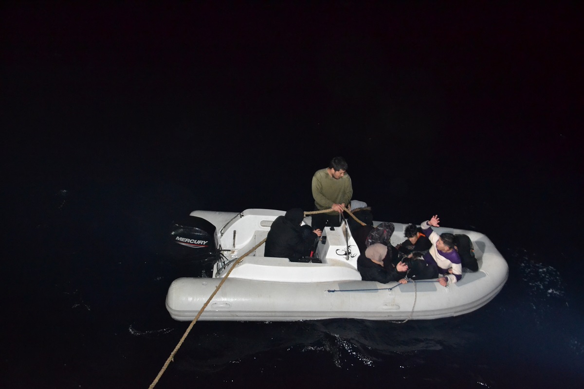 8 Irregular Migrants (Along with 2 Children) Were Rescued Off the Coast of İzmir