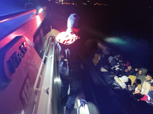 31 Irregular Migrants (Along with 2 Children) Were Apprehended Off the Coast of Muğla