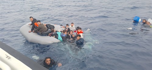 16 Irregular Migrants (Along with 1 Child) Were Rescued Off the Coast of Muğla