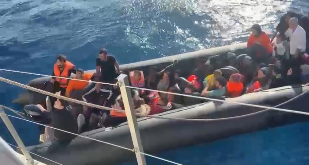 31 Irregular Migrants (Along with 14 Children) Were Apprehended Off the Coast of İzmir