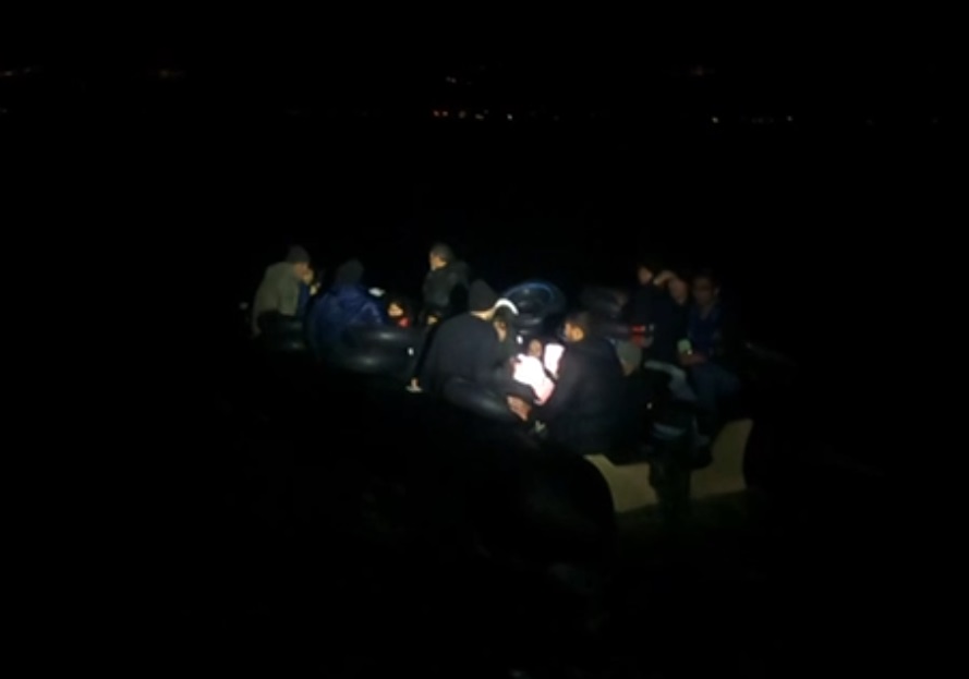 26 Irregular Migrants (Along with 15 Children) Were Apprehended Off the Coast of Çanakkale