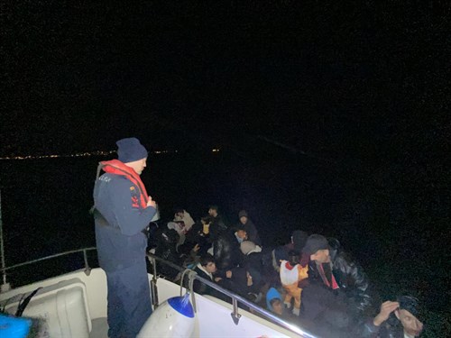 14 Irregular Migrants (Along with 17 Children) Were Apprehended Off the Coast of Aydın