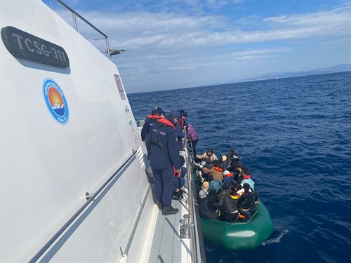 49 Irregular Migrants (Along with 24 Children) Were Rescued Off the Coast of İzmir