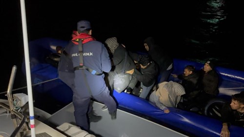 15 Irregular Migrants (Along with 4 Children) Were Apprehended Off the Coast of İzmir