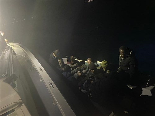 7 Irregular Migrants and 1 Migrant Smuggling Suspect Were Apprehended Off the Coast of Muğla