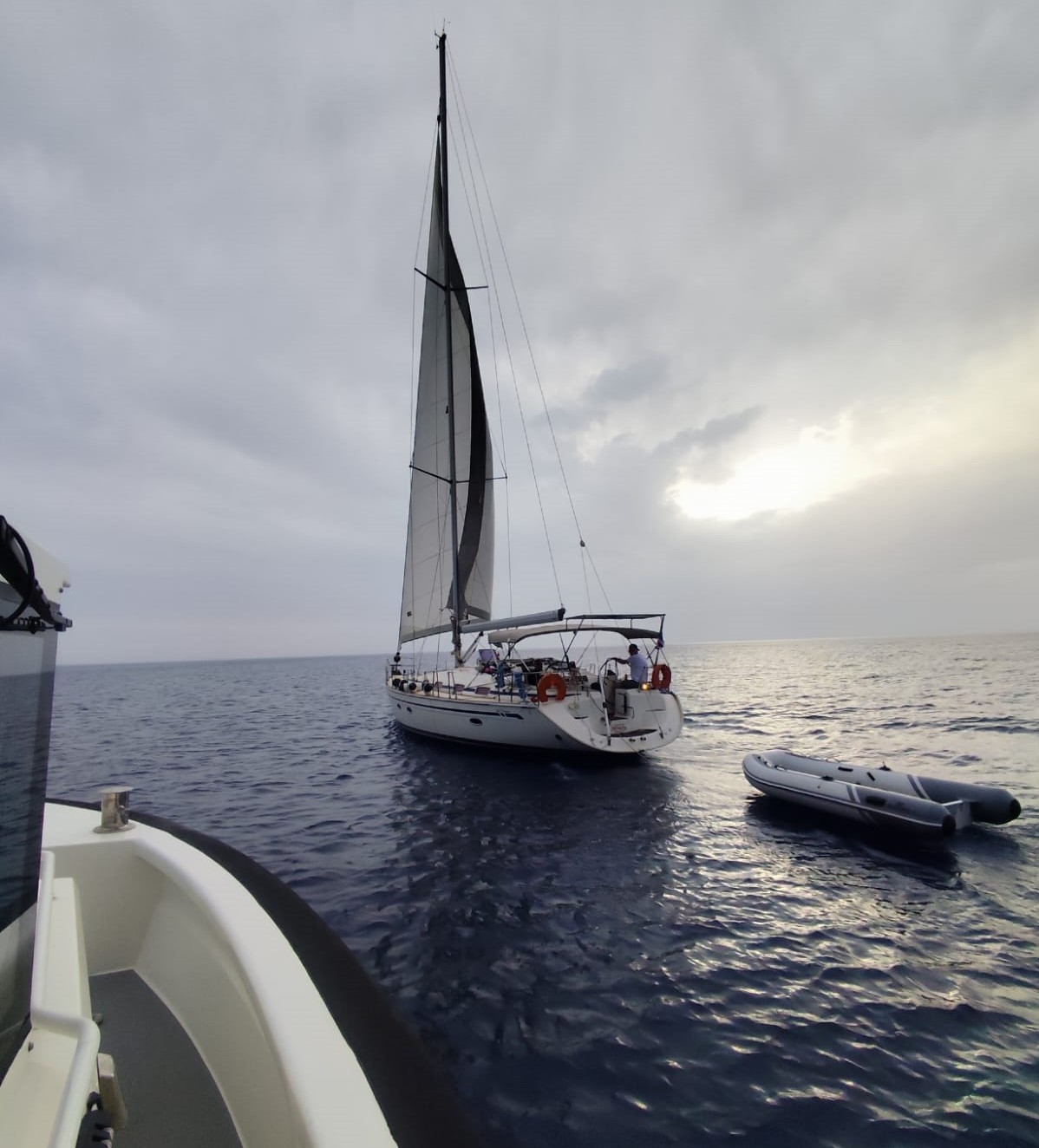 31 Irregular Migrants (Along with 2 Children) and 2 Migrant Smuggling Suspects Were Apprehended Off the Coast of Muğla