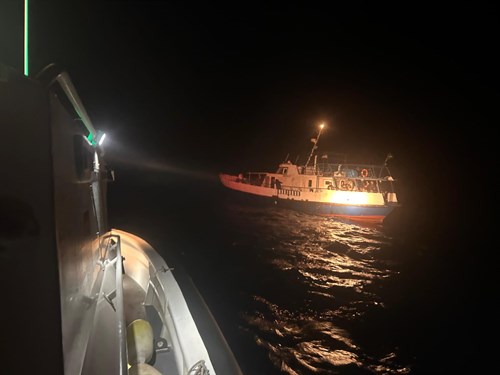 55 Irregular Migrants (Along with 38 Children) and 3 Migrant Smuggling Suspects Were Apprehended Off the Coast of Muğla