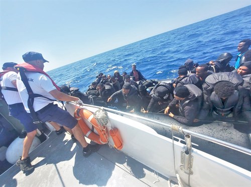 46 Irregular Migrants (Along with 1 Child) Were Rescued Off the Coast of İzmir